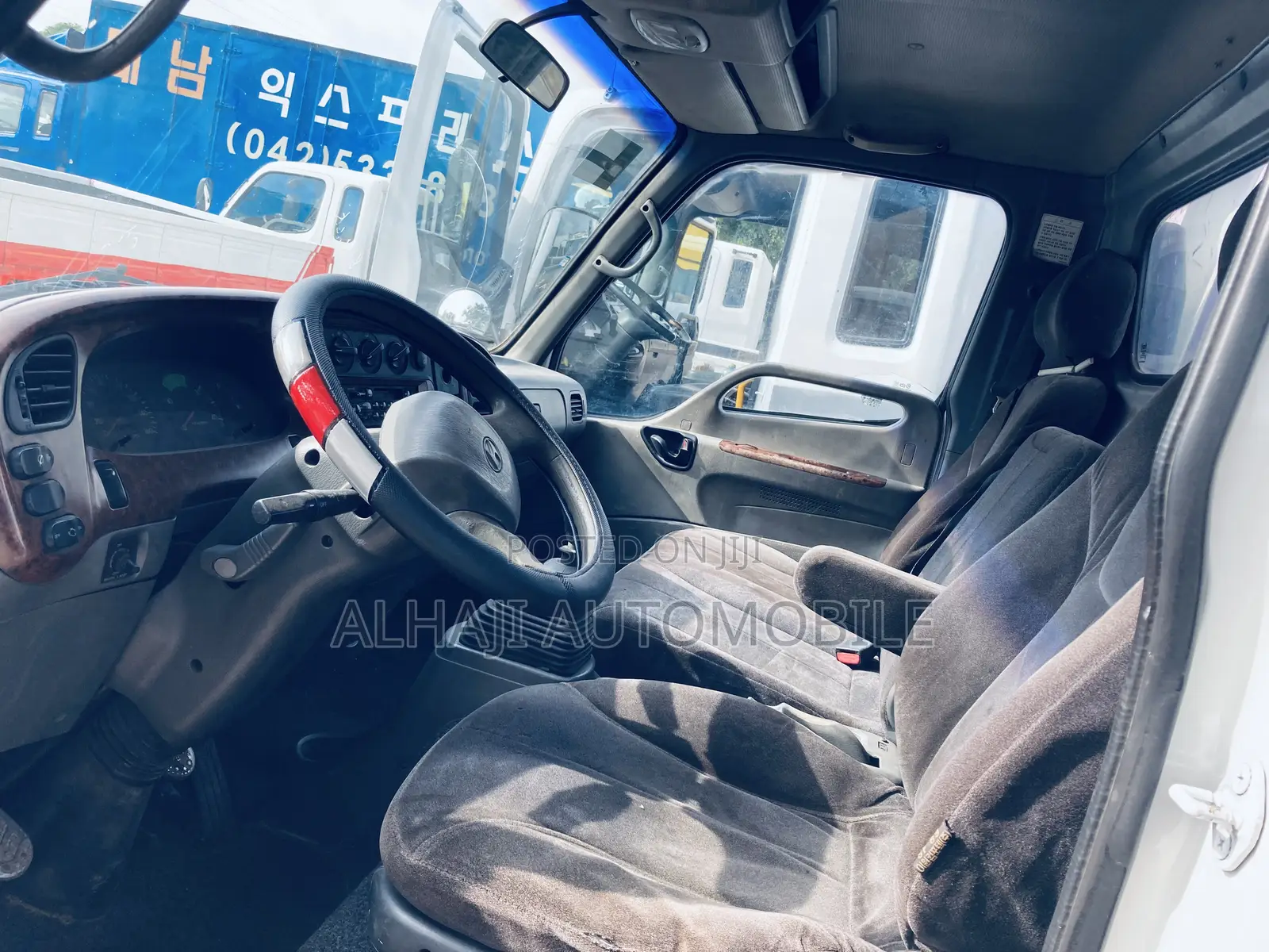 Hyundai Might 2 (Gold)