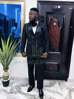New Fashion Suit in Stock