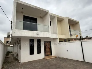 3bdrm House in Ashomang Estate for sale