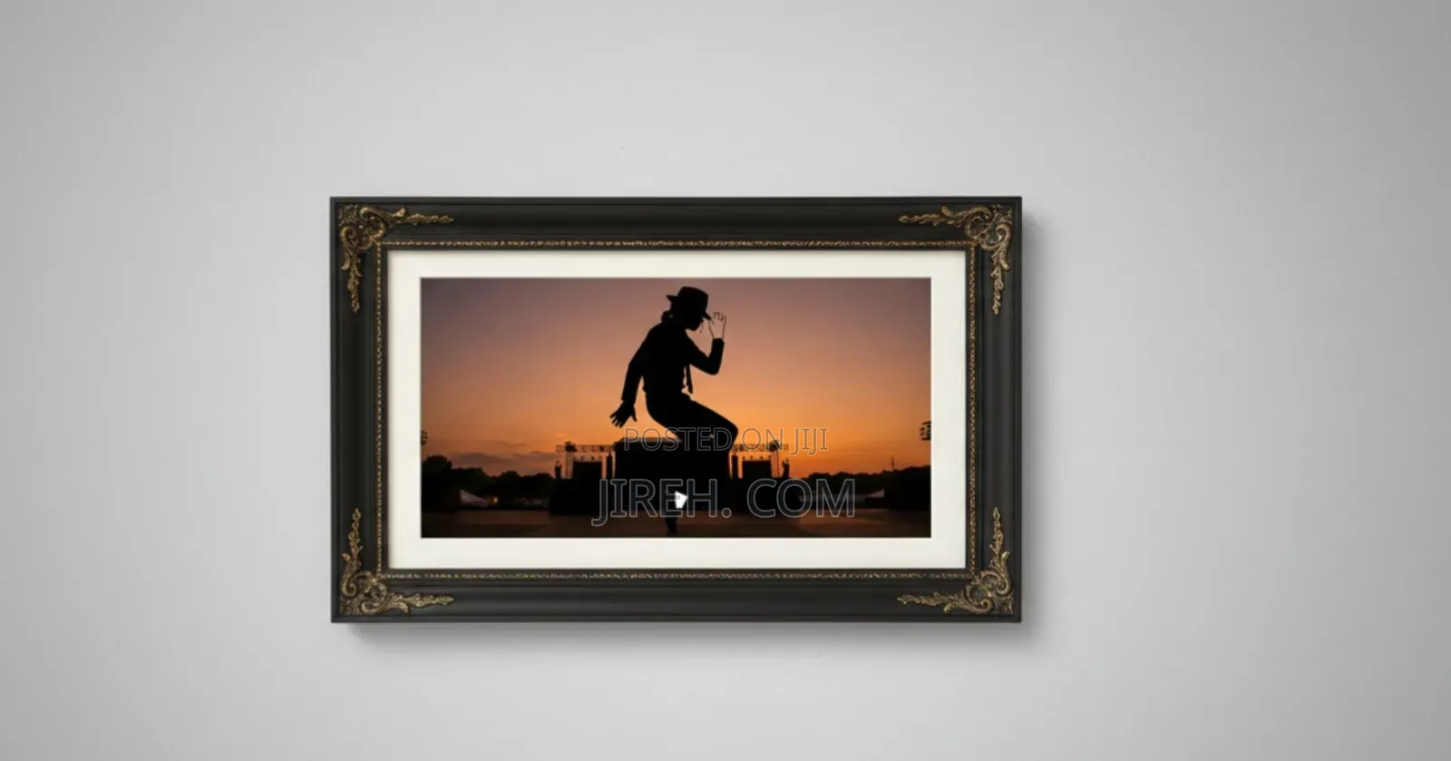 Silhouette Frame Deco