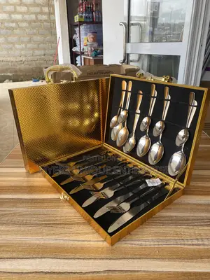 24pcs Kitchenware Cutlery Set With a Golden Case