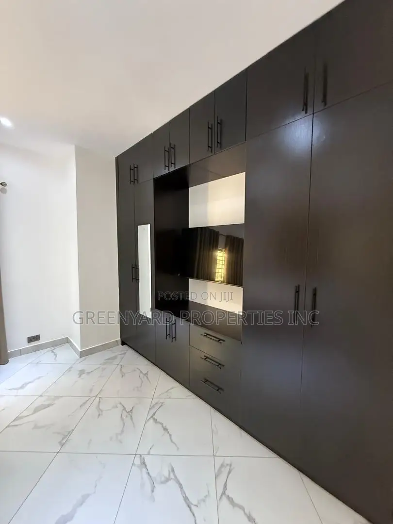 Furnished 4bdrm Townhouse / Terrace in East, Airport Residential Area
