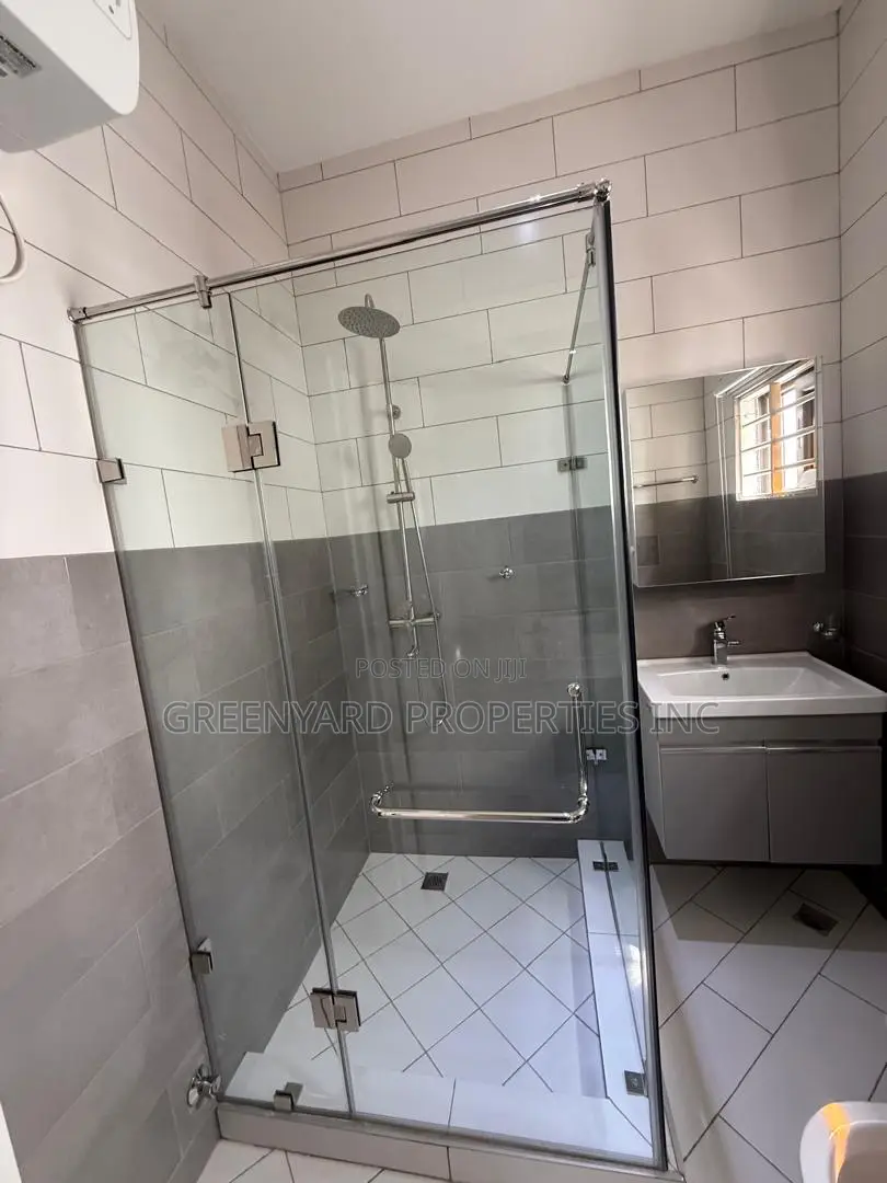 Furnished 4bdrm Townhouse / Terrace in East, Airport Residential Area