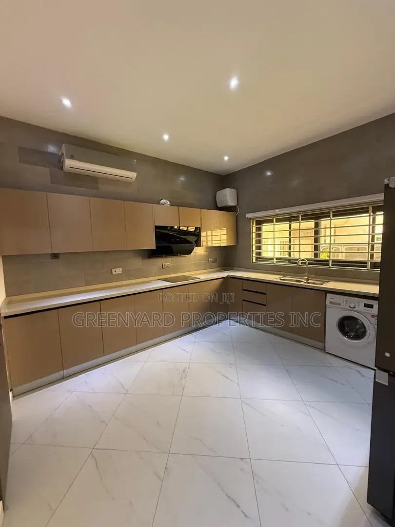Furnished 4bdrm Townhouse / Terrace in East, Airport Residential Area
