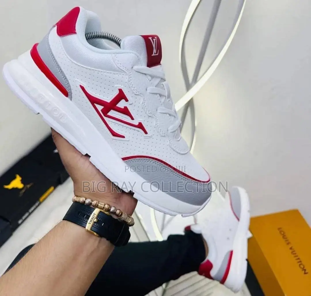 Solid Louis Vuitton Sneakers