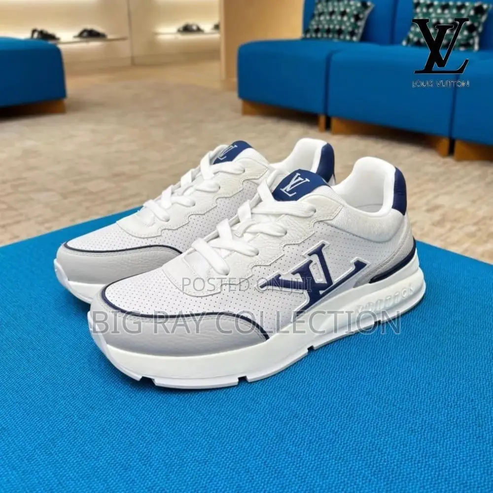 Solid Louis Vuitton Sneakers