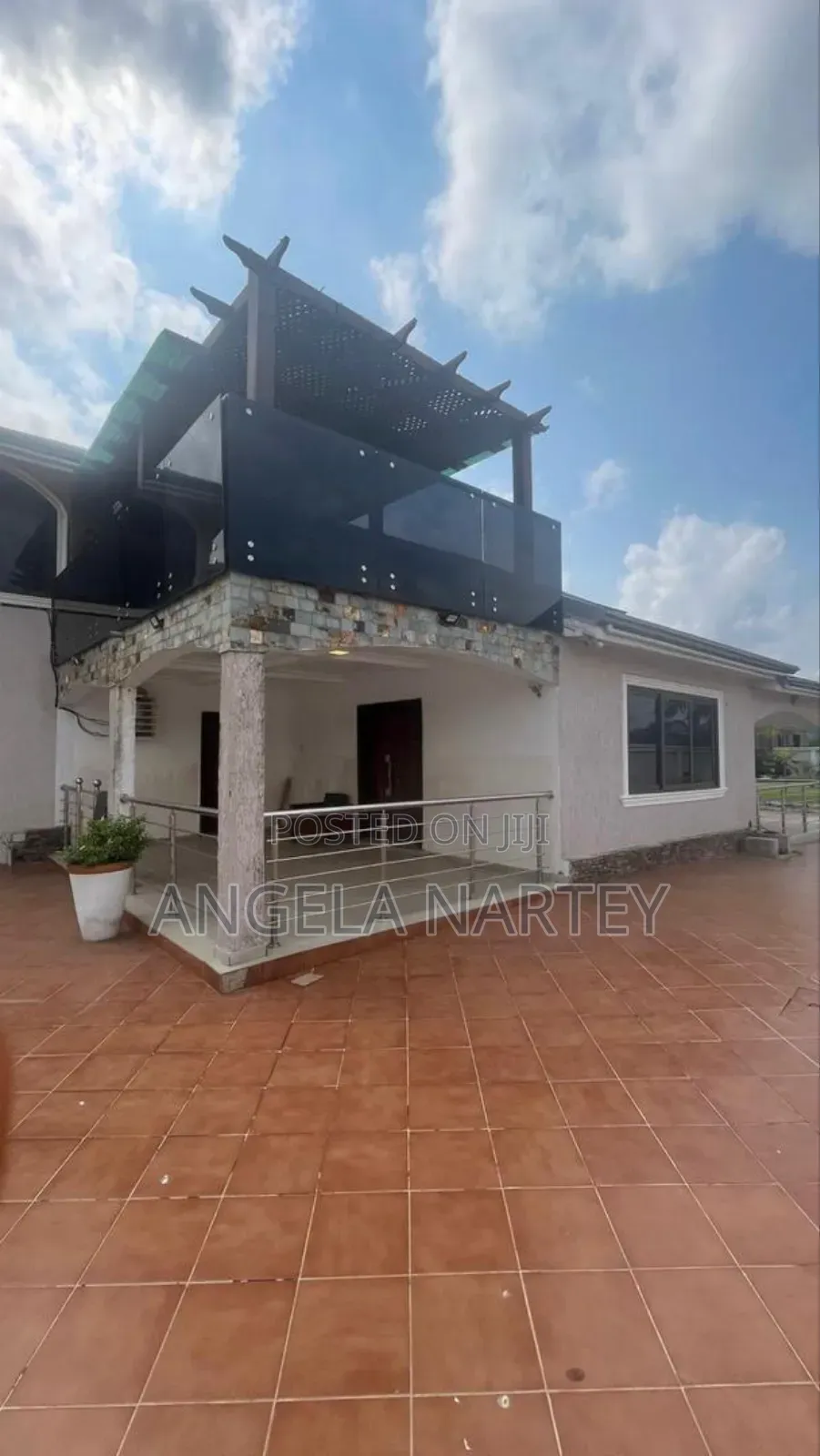 5bdrm Mansion in Kasoa for sale