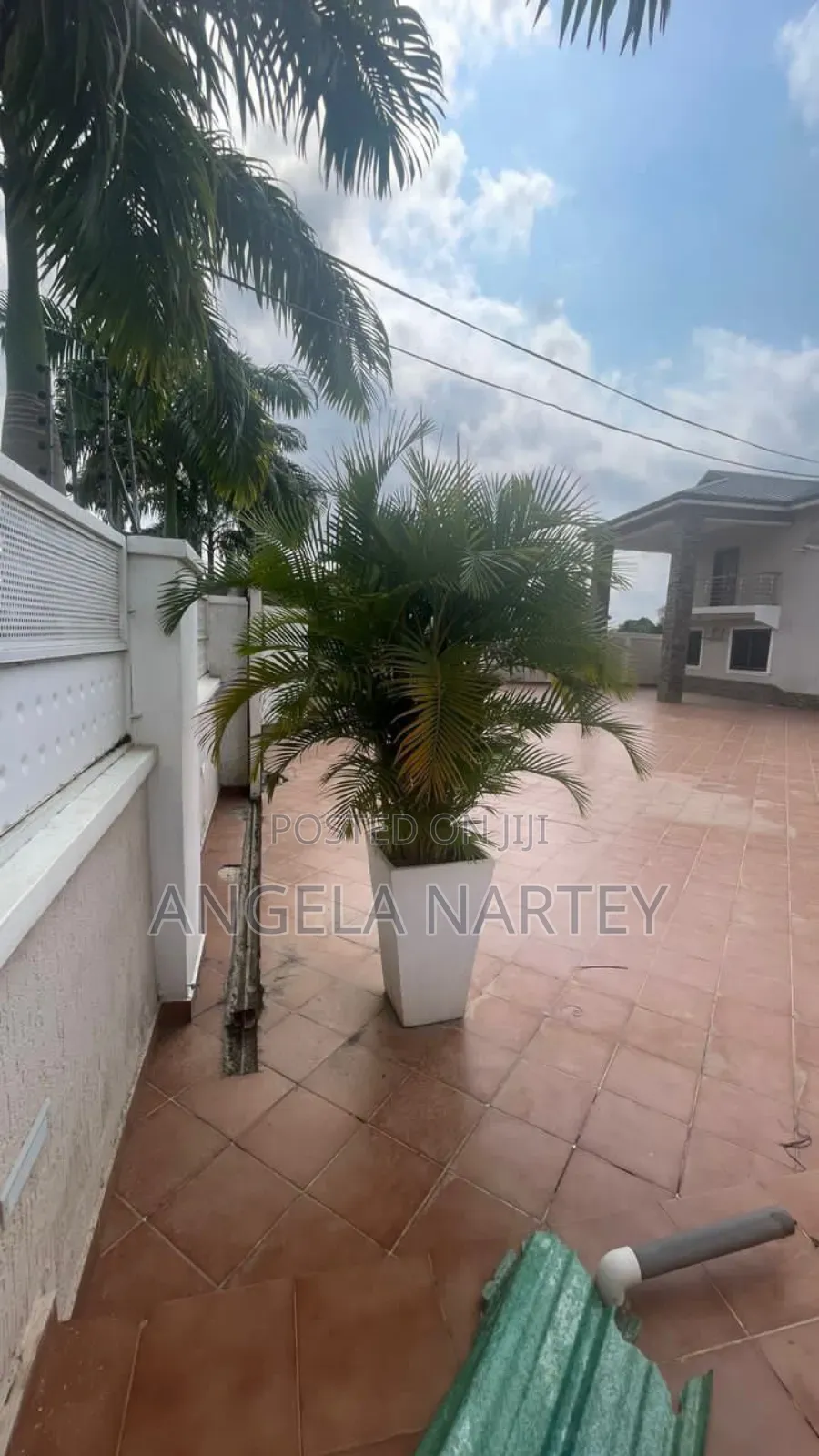 5bdrm Mansion in Kasoa for sale