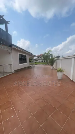 5bdrm Mansion in Kasoa for sale