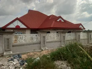 Furnished 8bdrm House in Atonsu Esereso, Kumasi Metropolitan for sale