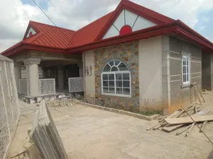 Furnished 8bdrm House in Atonsu Esereso, Kumasi Metropolitan for sale