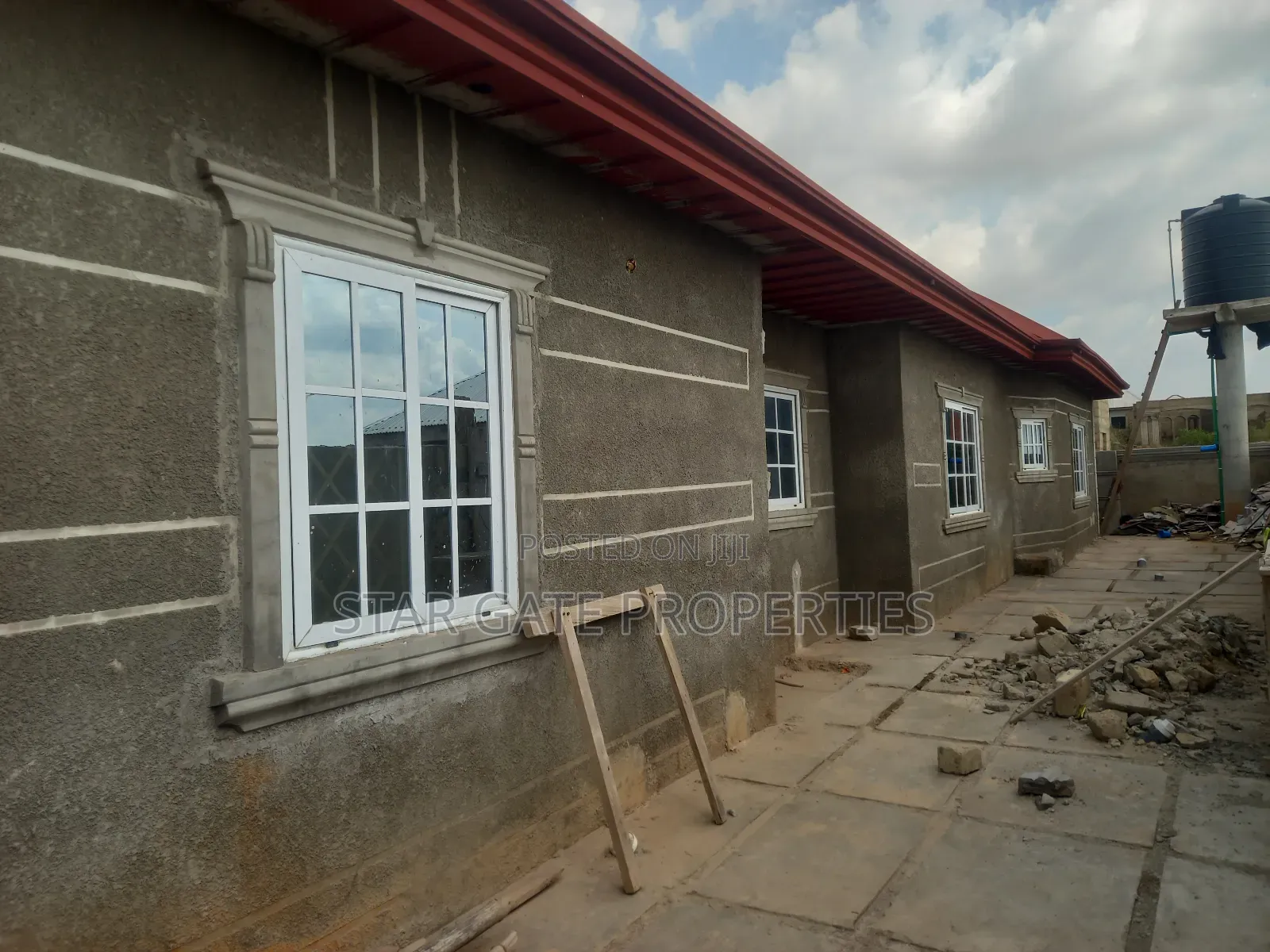Furnished 8bdrm House in Atonsu Esereso, Kumasi Metropolitan for sale