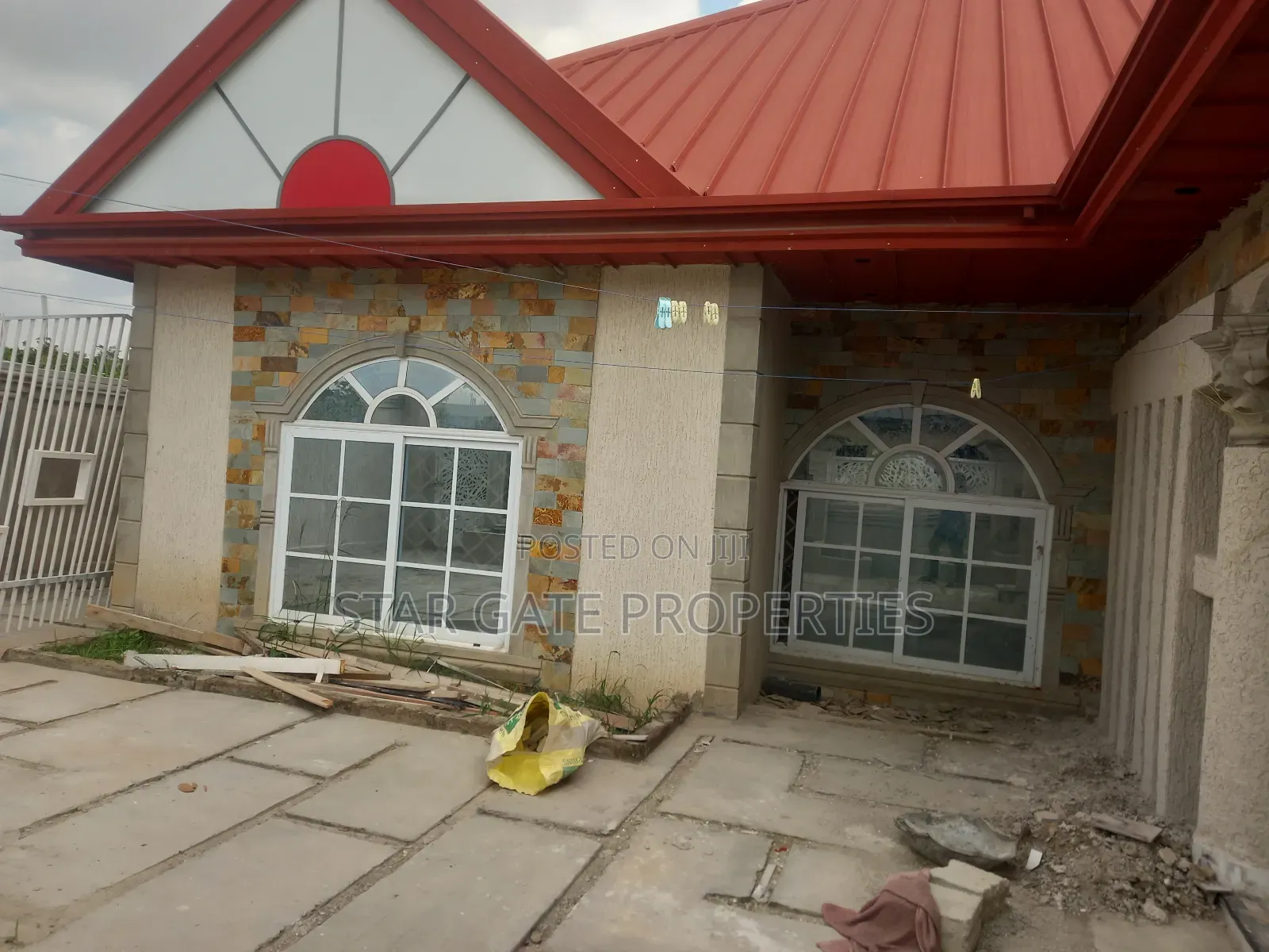 Furnished 8bdrm House in Atonsu Esereso, Kumasi Metropolitan for sale