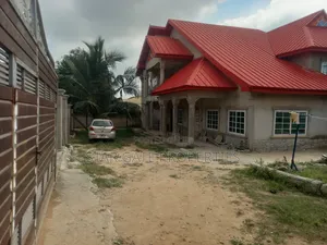 7bdrm House in Kenyasi Abrem, Kumasi Metropolitan for sale
