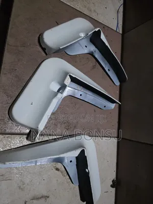 Toyota Voxy Fender Fixture