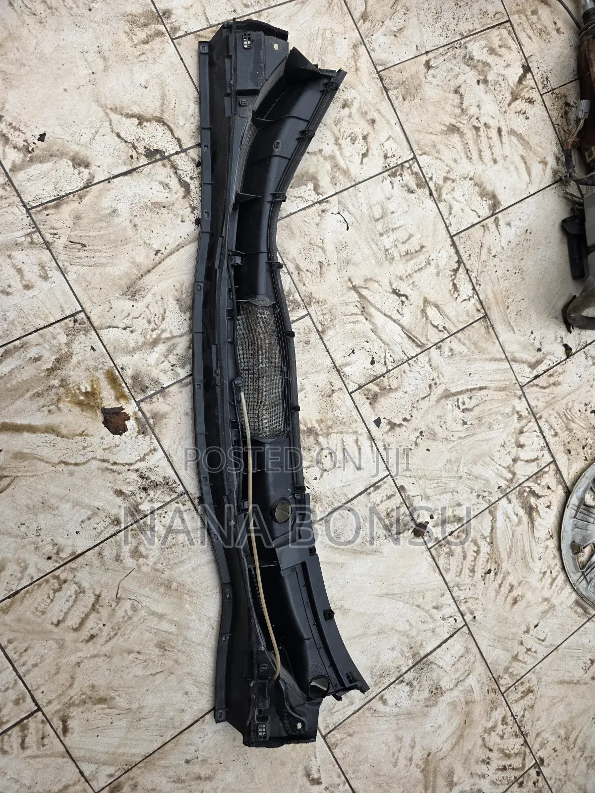 Toyota Voxy Front Panel