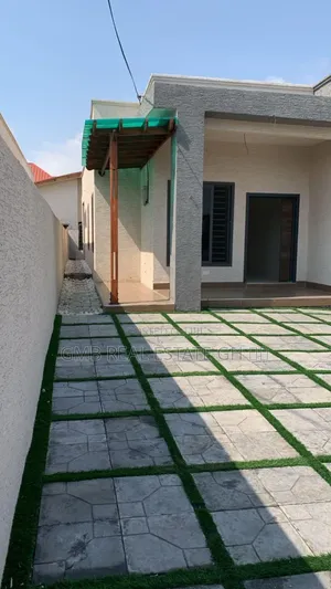 3bdrm House in Ofankor Barrier for sale