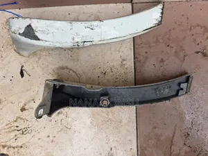 Toyota Voxy Fender Fitting