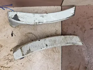 Toyota Voxy Fender Fitting