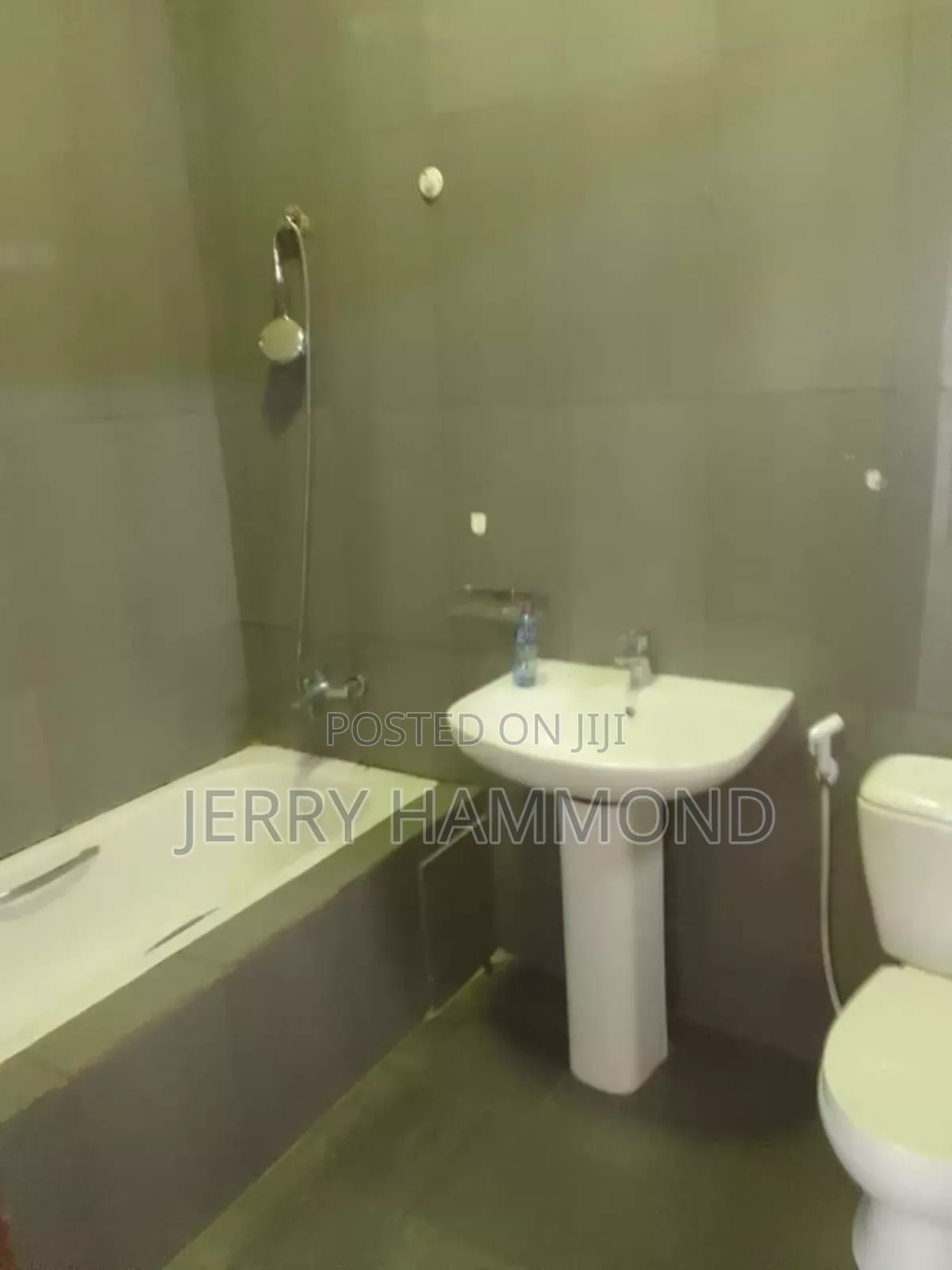 4bdrm House in Manet Estate  Inside, New Town for rent