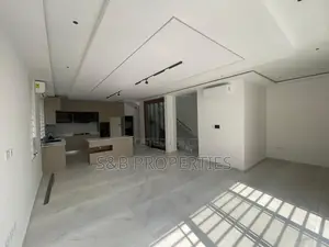 5bdrm House in Kwabenya for sale