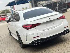 Mercedes-Benz C300 2024 White