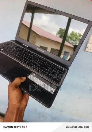 Laptop Packard Bell 4GB Intel Core i3 HDD 500GB