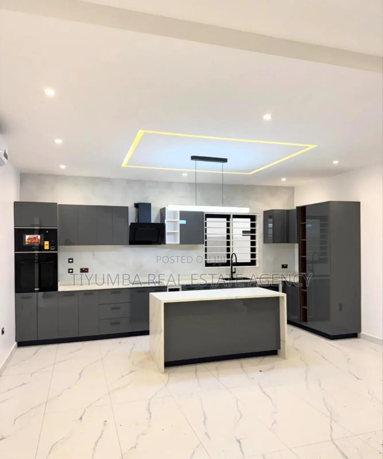 5bdrm House in Tiyumba Real Estate, Ashaley Botwe for sale