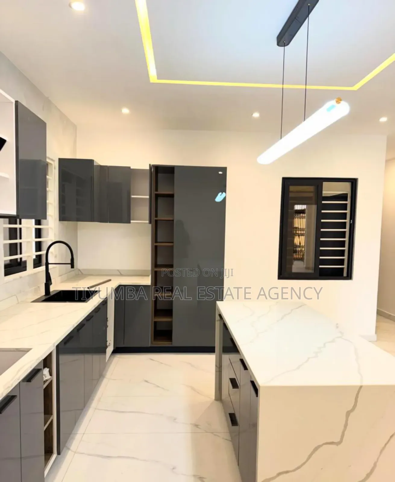 5bdrm House in Tiyumba Real Estate, Ashaley Botwe for sale