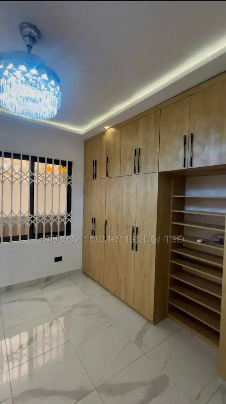 3bdrm House in Amrahia, Adenta for sale