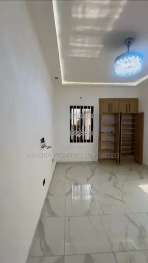 3bdrm House in Amrahia, Adenta for sale