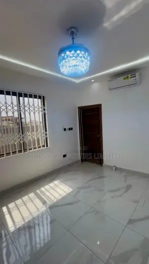 3bdrm House in Amrahia, Adenta for sale
