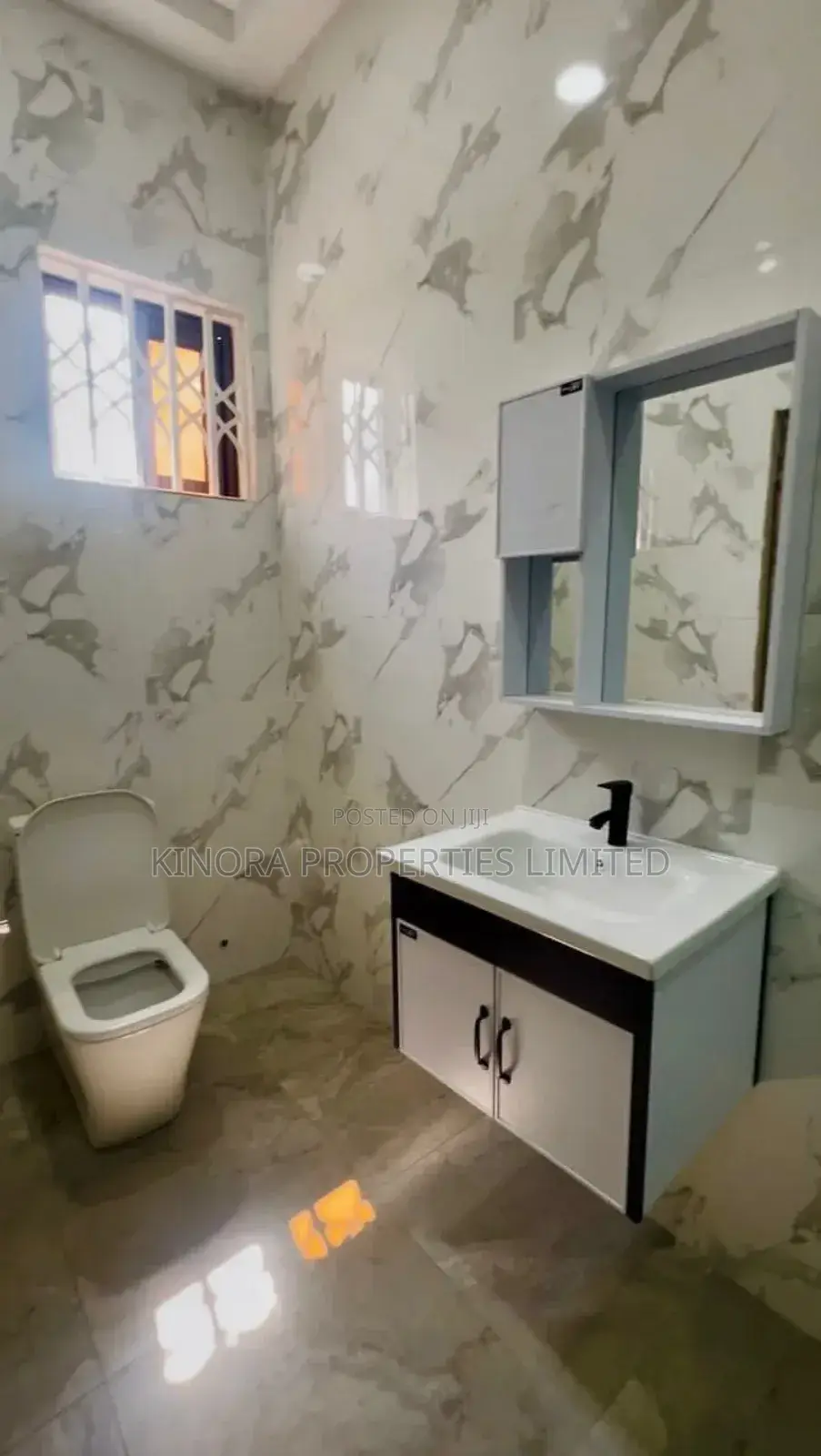 3bdrm House in Amrahia, Adenta for sale