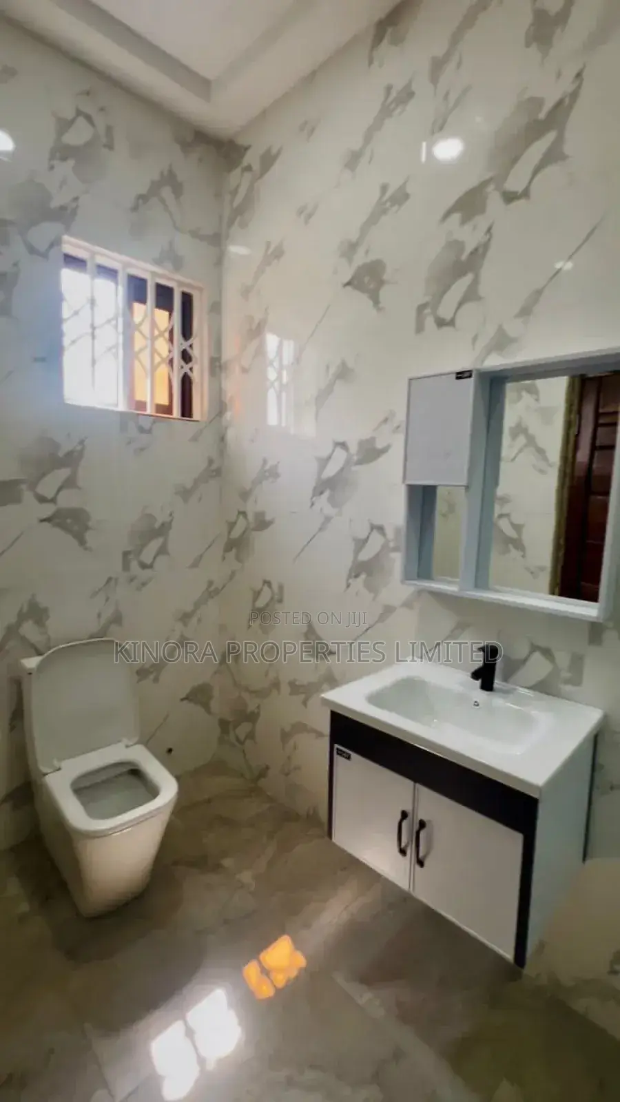 3bdrm House in Amrahia, Adenta for sale