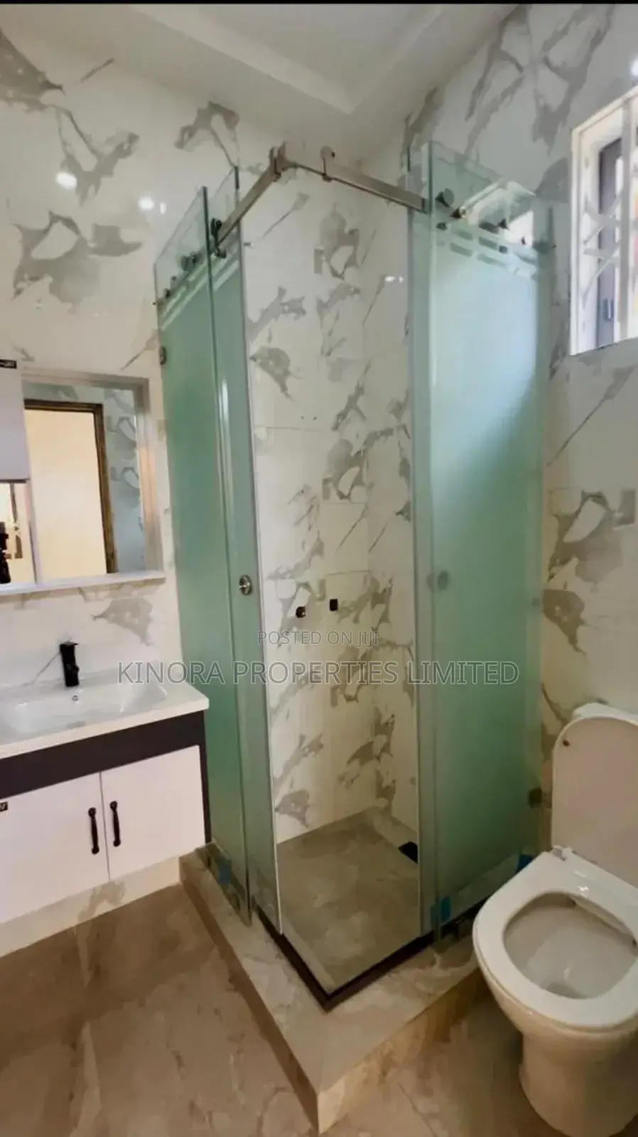 3bdrm House in Amrahia, Adenta for sale