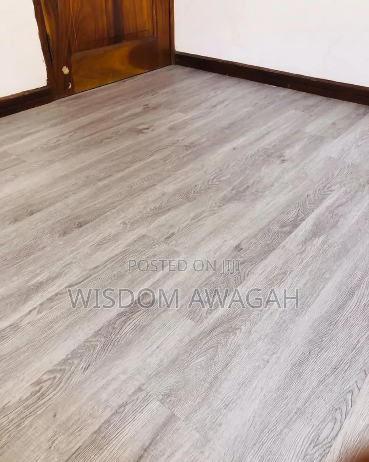 Vinyl Tiles Self Adhesive