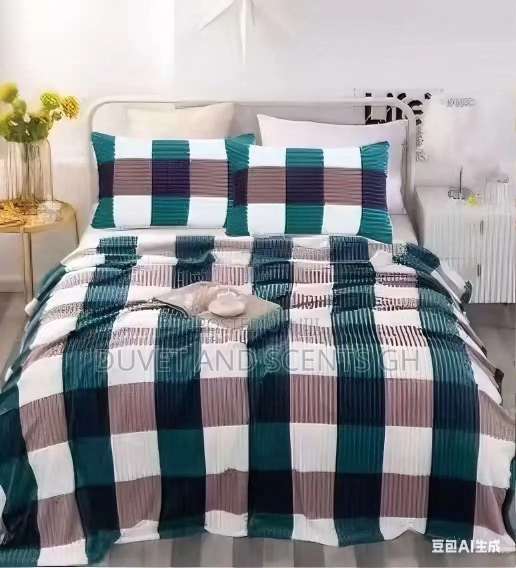 Super Comfy And Fluffy Flannel Blankets With 2 Pillowcases