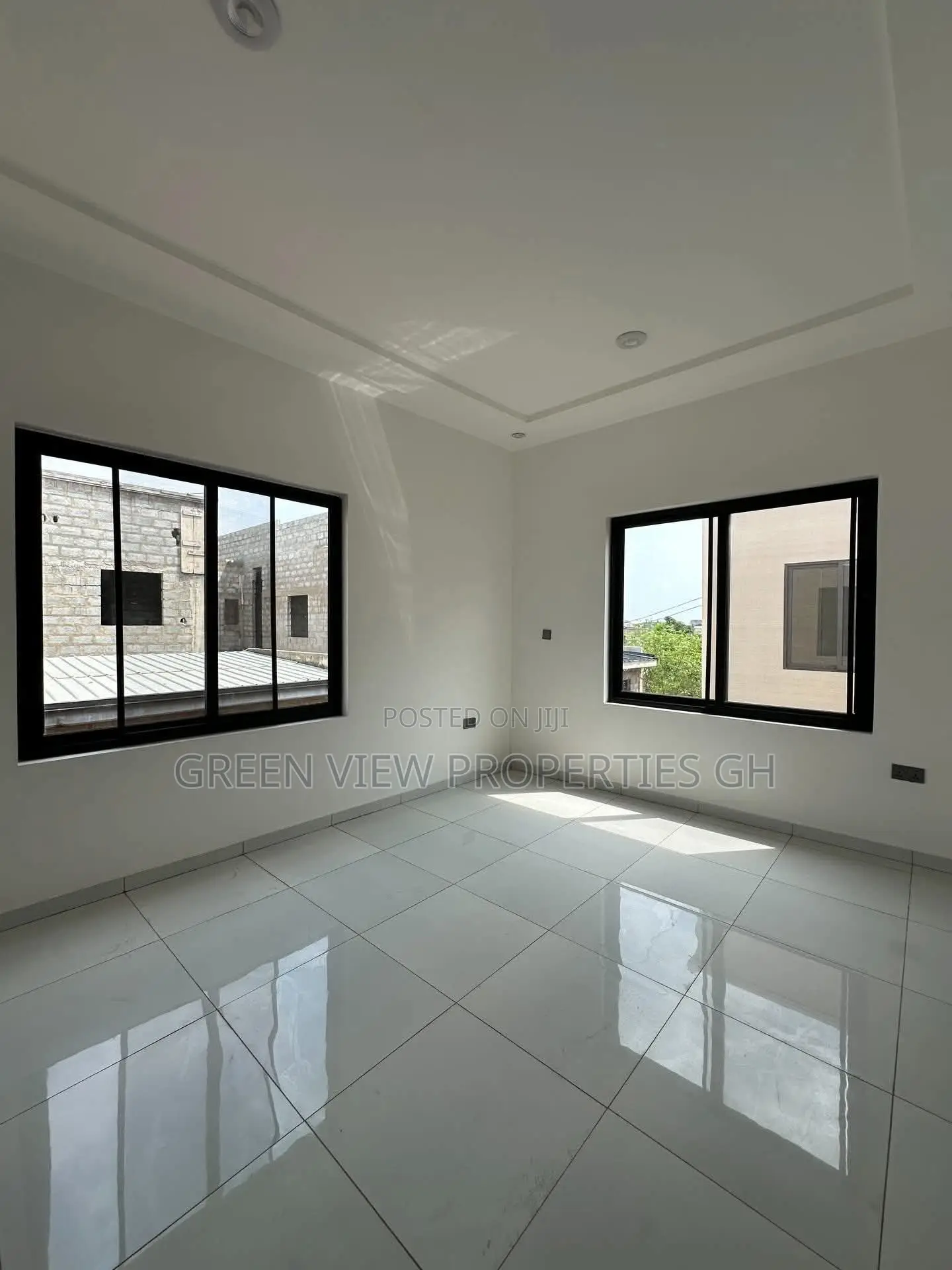 4bdrm Duplex in East Legon for sale