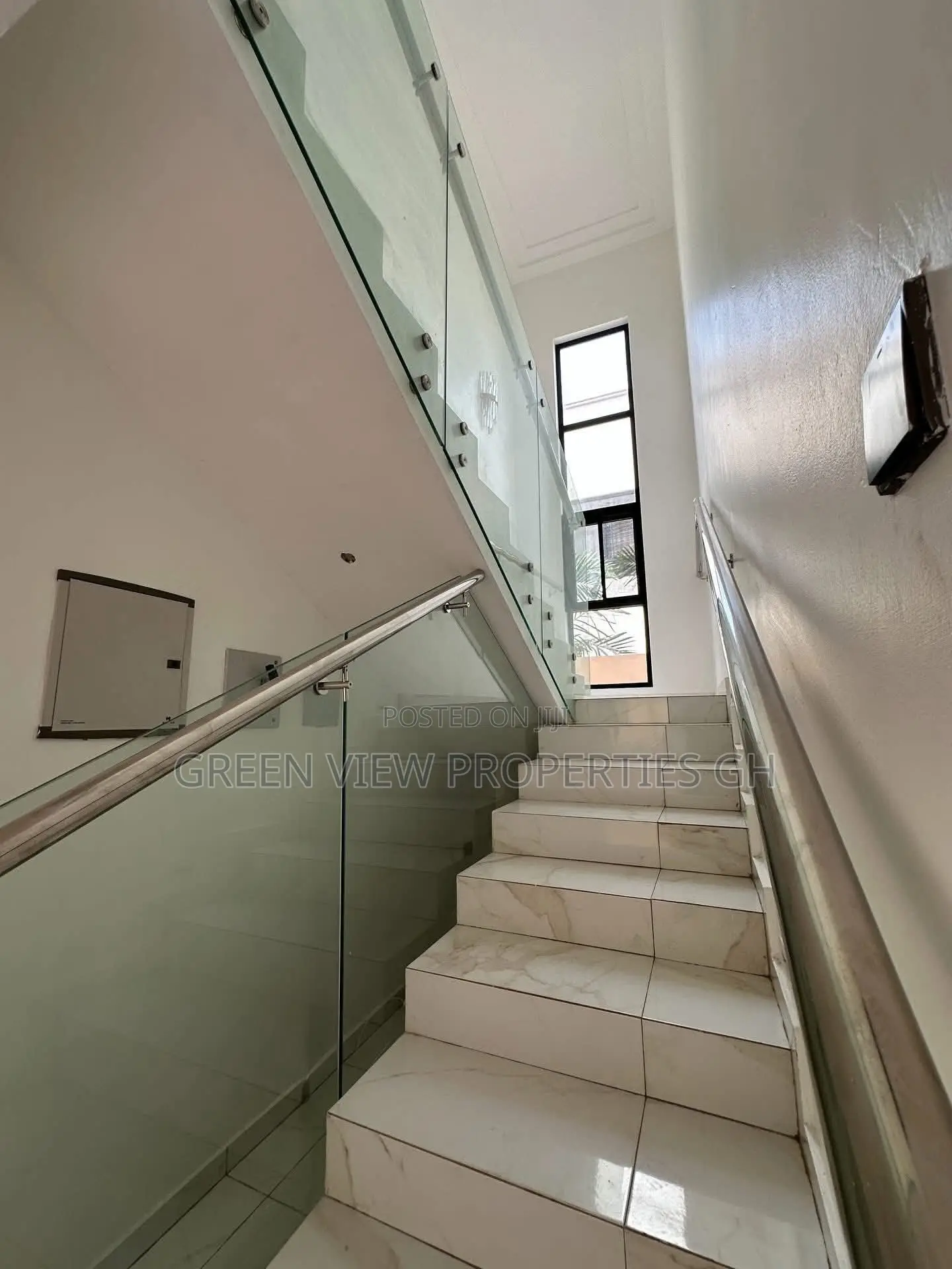 4bdrm Duplex in East Legon for sale