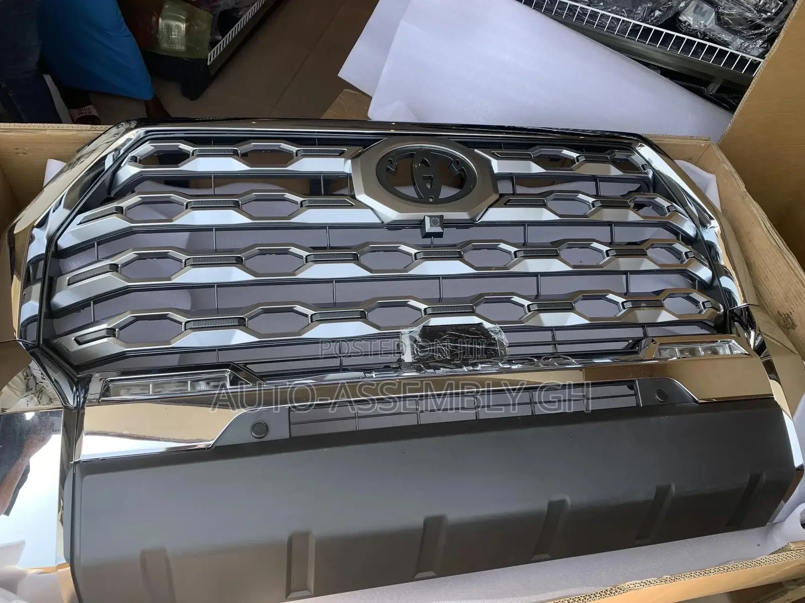 Toyota Tundra Front Bumper 2022,2023,2024,2025