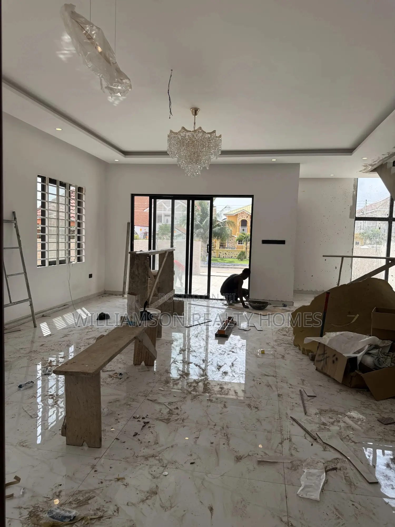 5bdrm Duplex in Community 20 Estate, Spintex for sale
