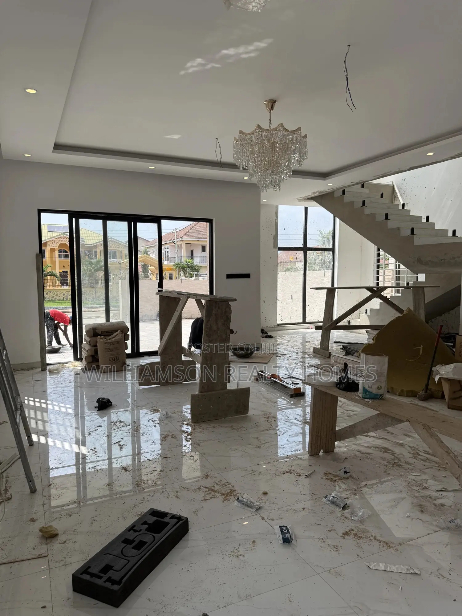 5bdrm Duplex in Community 20 Estate, Spintex for sale
