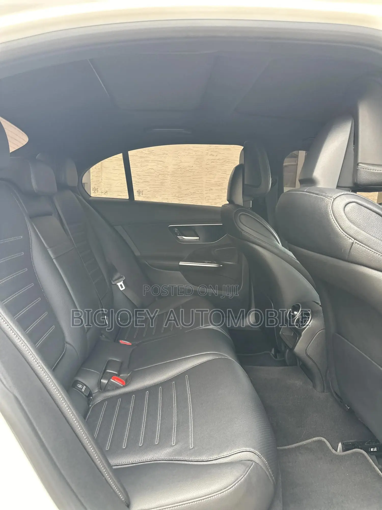 Mercedes-Benz C300 2024 White