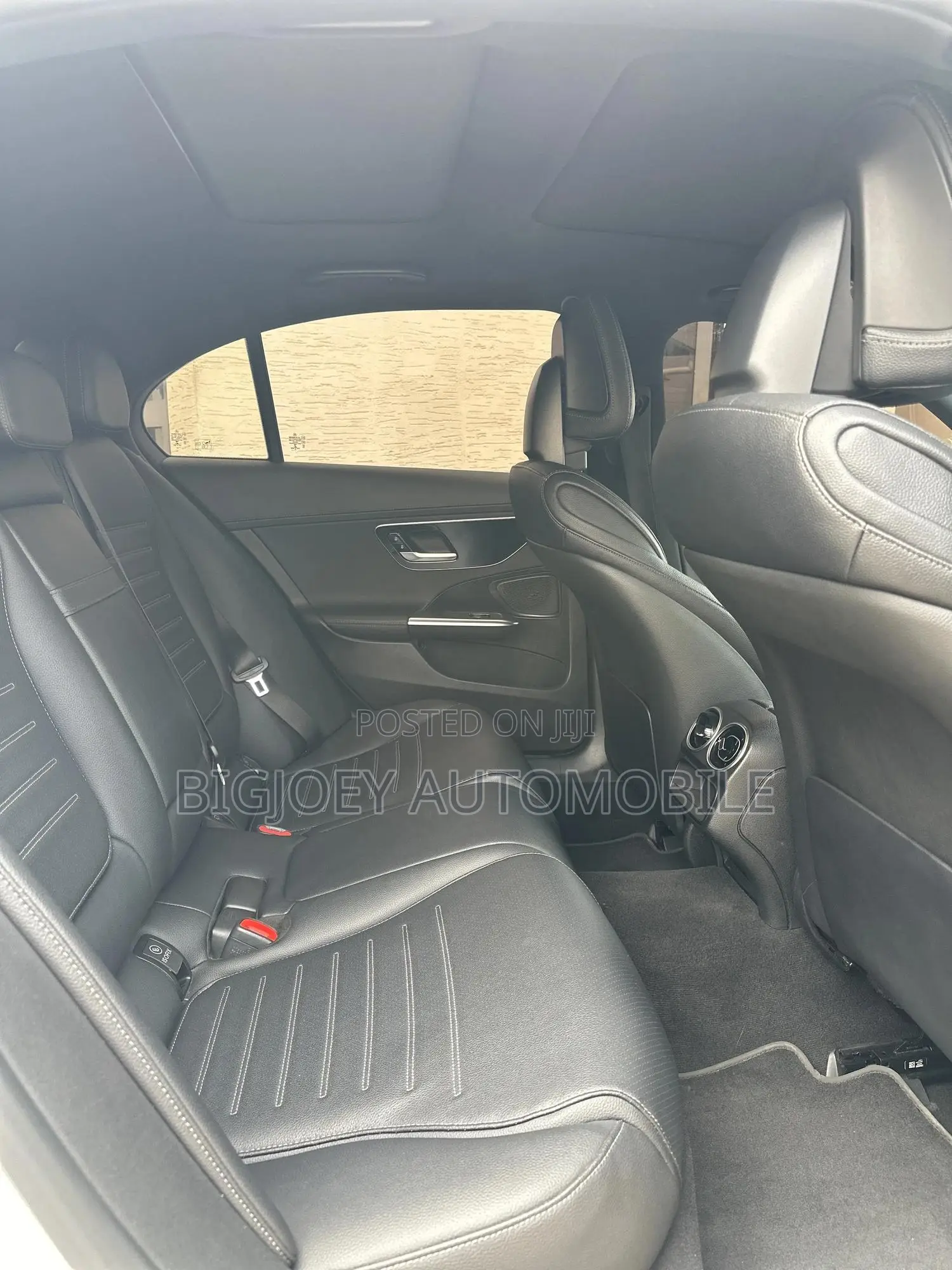Mercedes-Benz C300 2024 White