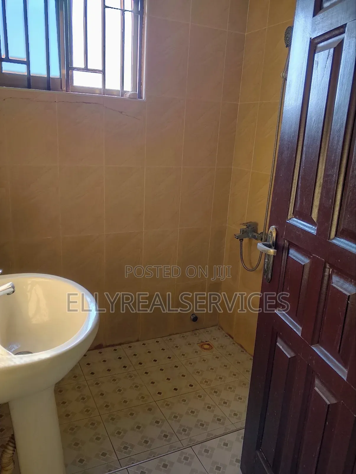 3bdrm Apartment in Ellyrealservices, Lake Side Estate for rent