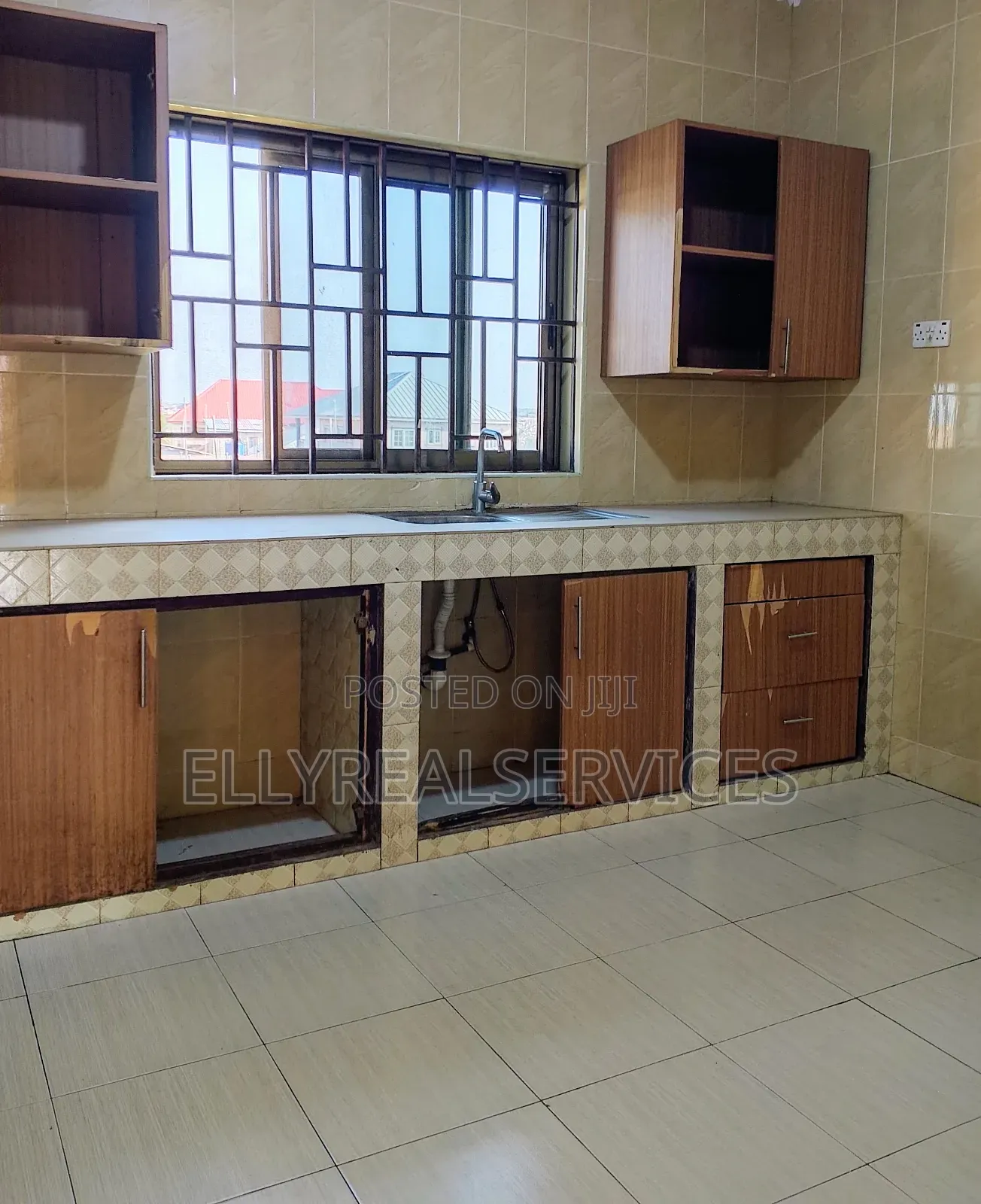 3bdrm Apartment in Ellyrealservices, Lake Side Estate for rent