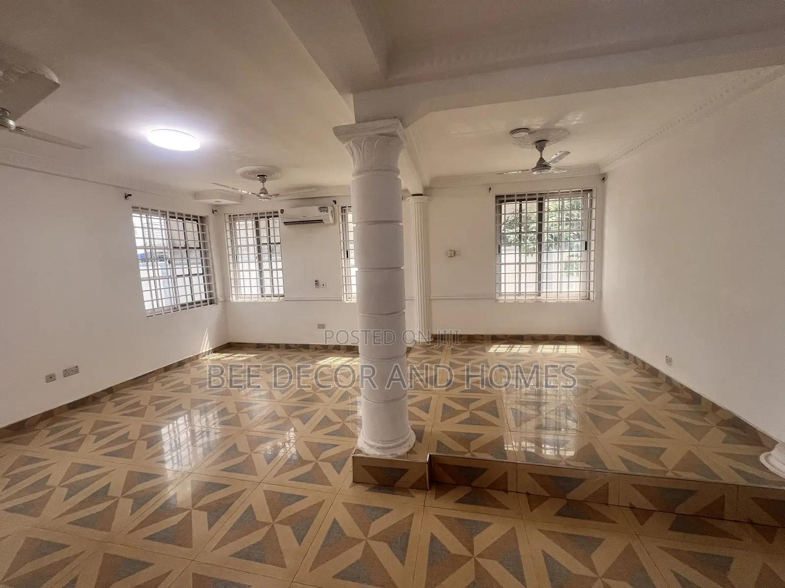 5bdrm House in Bee Decor & Homes, Old Ashomang for rent