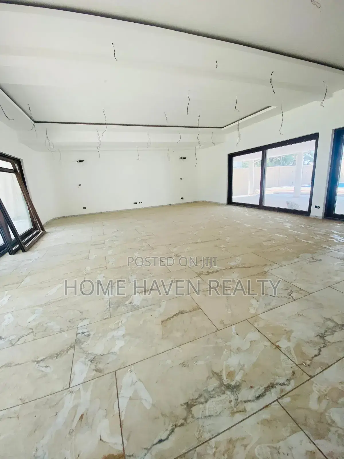 6bdrm House in Airport West for sale
