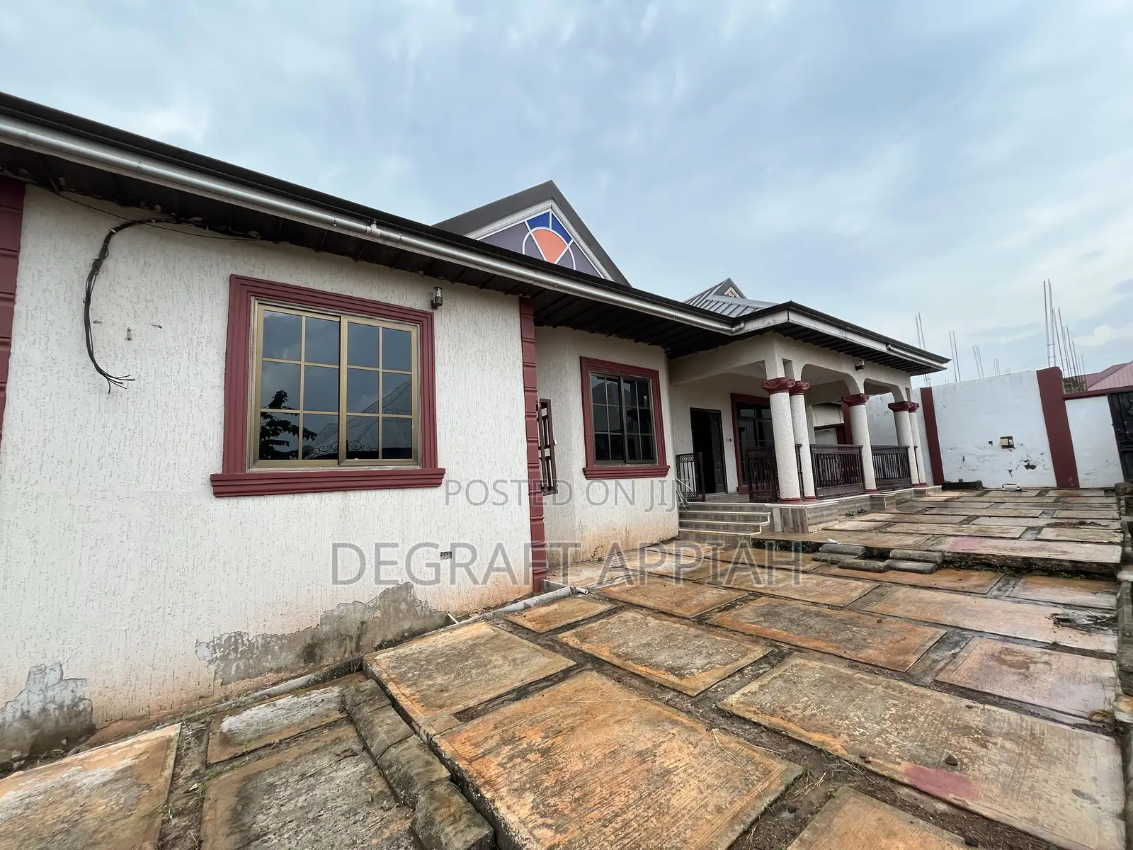 6bdrm House in Adankwame Esaso, Atwima Nwabiagya for sale