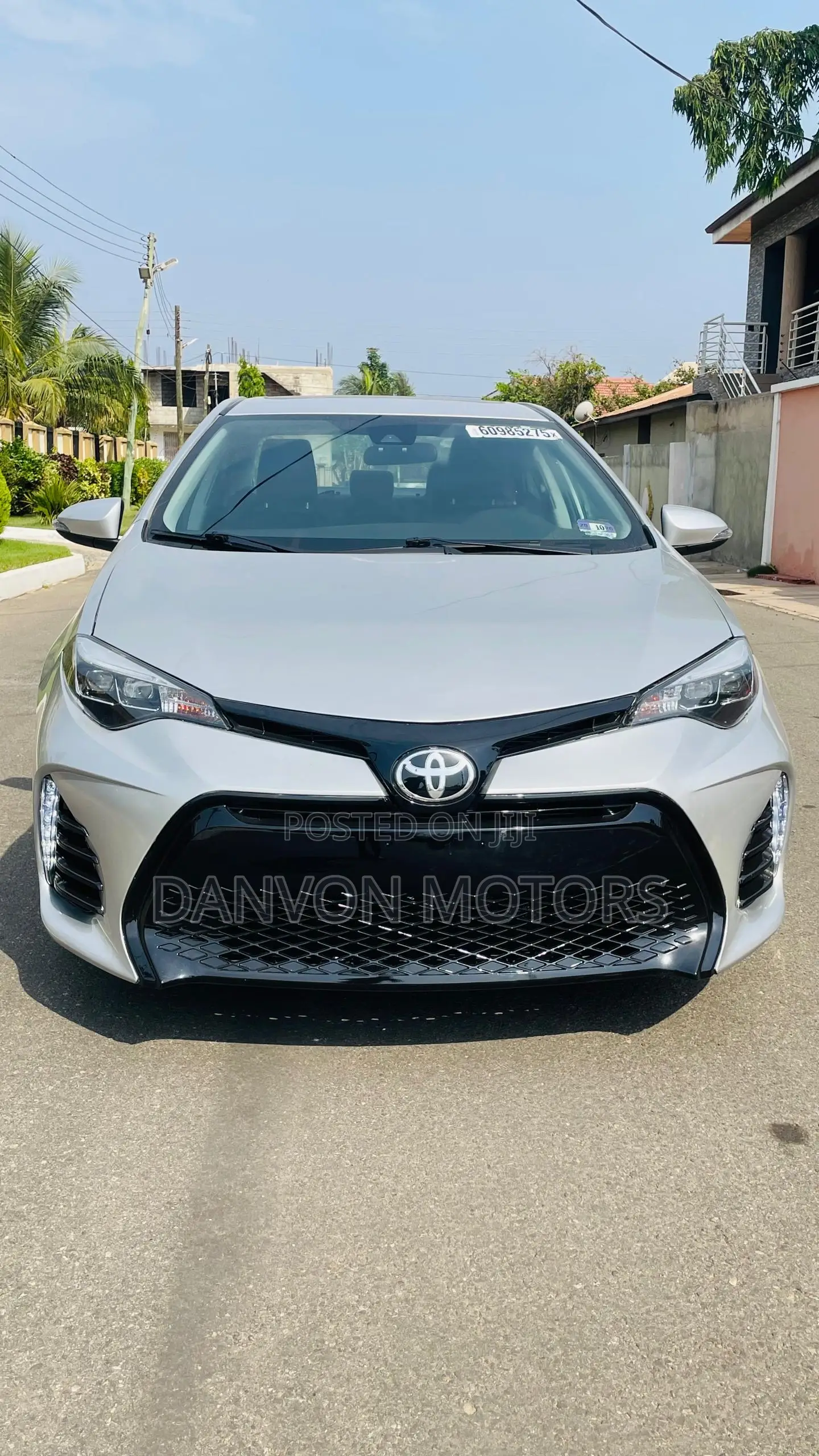 Toyota Corolla SE Special Edition 4dr Sedan (1.8L 4cyl CVT) 2017 Silver